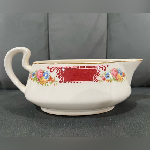 Vintage Homer Laughlin Gravy Boat - Brittany Maroon Floral w/ Gold Trim - B1315 - Picture 1 of 8